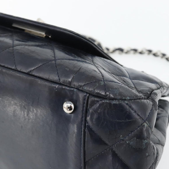 CHANEL Matelassé Kettenhandtasche Lackleder Navy Silber CC Auth bs35340