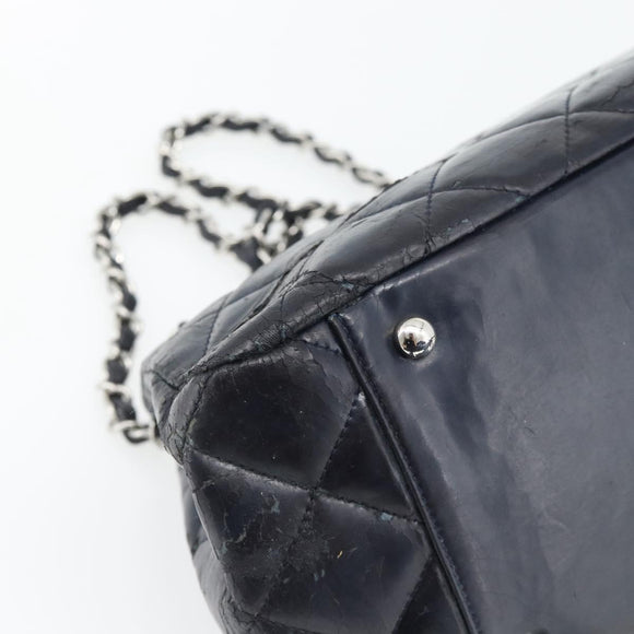 CHANEL Matelassé Kettenhandtasche Lackleder Navy Silber CC Auth bs35340