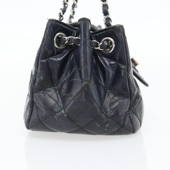 CHANEL Matelassé Kettenhandtasche Lackleder Navy Silber CC Auth bs35340