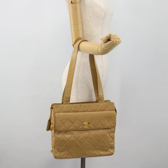CHANEL Matelasse Tote Bag Patent Leather Beige Gold CC Auth bs35345