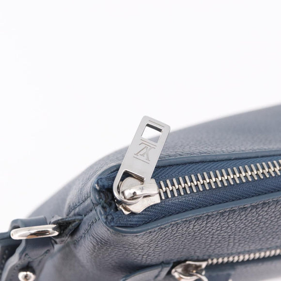 LOUIS VUITTON Takeoff Pouch Rindsleder Blue Atlantic M82813 Auth bs35391A