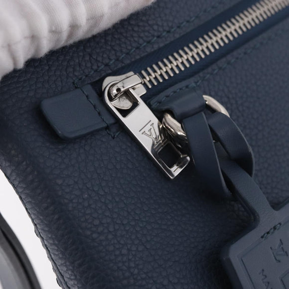LOUIS VUITTON Takeoff Pouch Rindsleder Blue Atlantic M82813 Auth bs35391A
