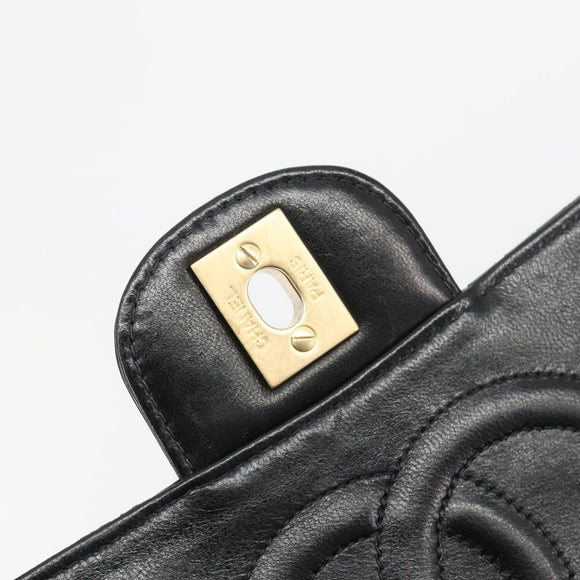 CHANEL Schultertasche Kette Lackleder Schwarz Gold CC Auth bs35471A