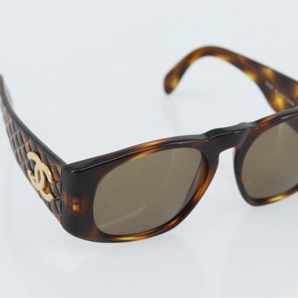 CHANEL Zonnebril met Schildpadpatroon Kunststof Bruin Goud CC Auth bs35479
