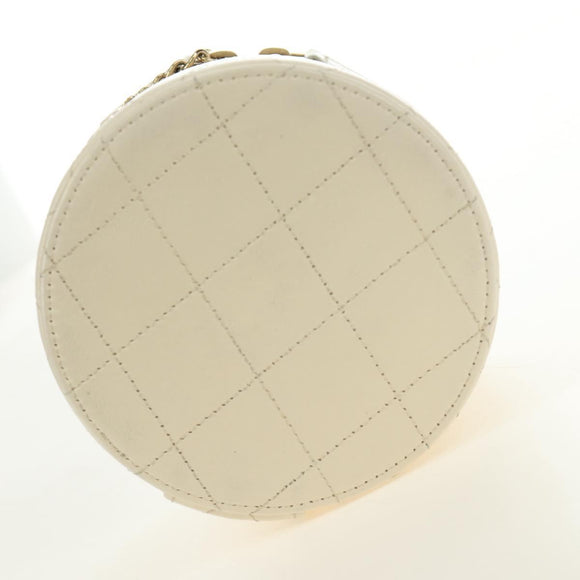 CHANEL Matelasse Chain Shoulder Bag Leather White Gold CC Auth bs35547SAM