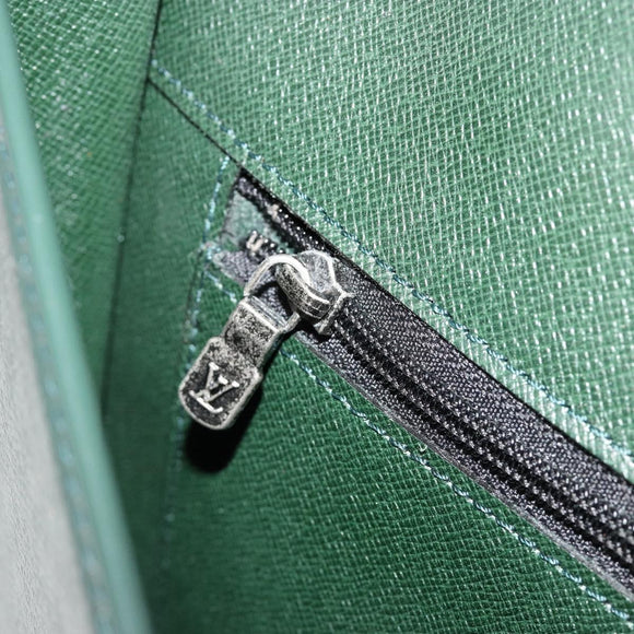 LOUIS VUITTON Taiga Leather Volga Briefcase Epicea M30204 LV Auth bs35553