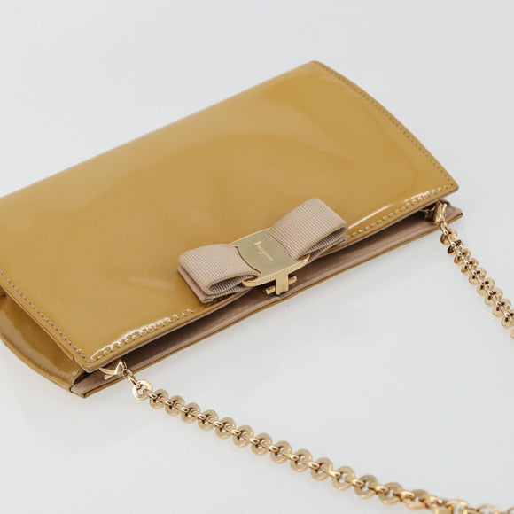Salvatore Ferragamo Vara Ribbon Chain Bag Patent leather Beige Gold Auth bs35603