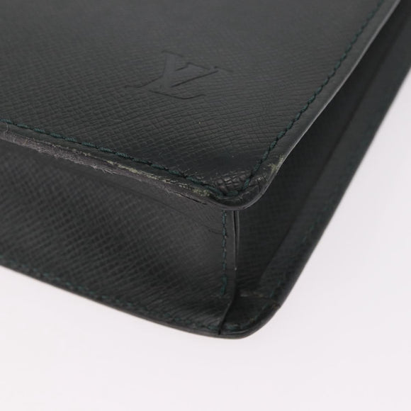 LOUIS VUITTON Taiga ServietteKourad Business Bag Epicea T16786 LV Auth bs35801