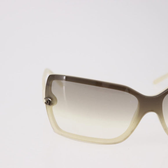 CHANEL Sunglasses plastic White CC Auth bs35891
