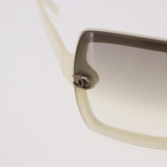 CHANEL Sunglasses plastic White CC Auth bs35891