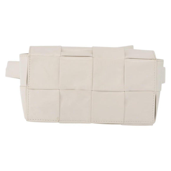 BOTTEGA VENETA MAXI INTRECCIATO Cassette Bag Leather White Silver Auth bs36173A