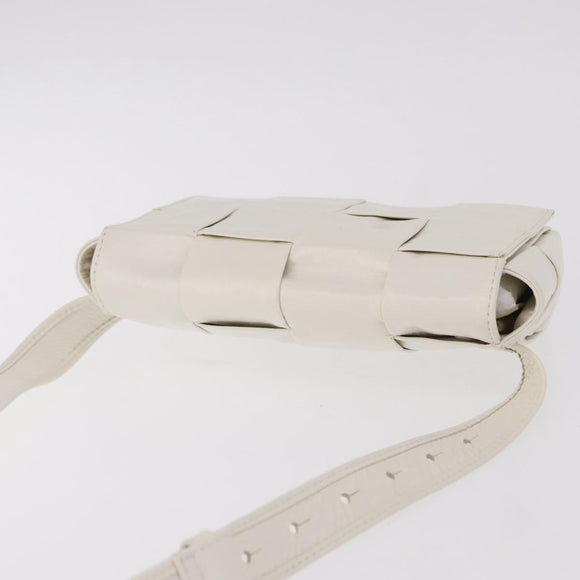 BOTTEGA VENETA MAXI INTRECCIATO Cassette Bag Leather White Silver Auth bs36173A