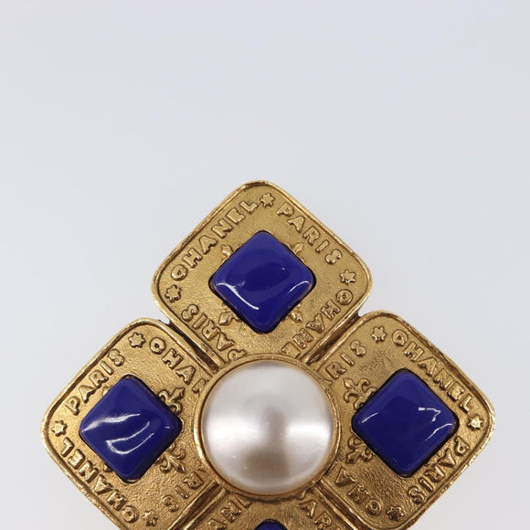 CHANEL Brooch Metal Gold Tone CC Auth bs37051M