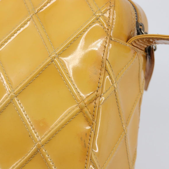 CHANEL Matelasse Shoulder Bag Patent leather Yellow Silver CC Auth bs37322