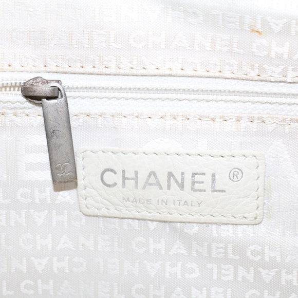 CHANEL Shoulder Bag Canvas Leather White CC Auth bs6137