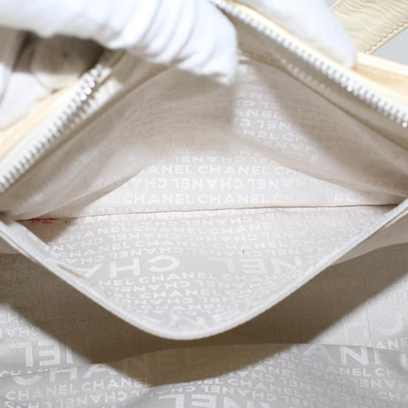 CHANEL Shoulder Bag Canvas Leather White CC Auth bs6137