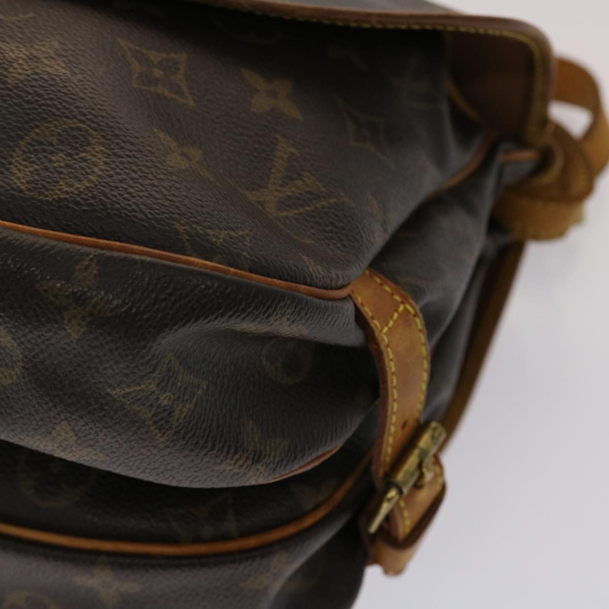 LOUIS VUITTON Monogram Saumur 30 Shoulder Bag M42256 LV Auth bs6705