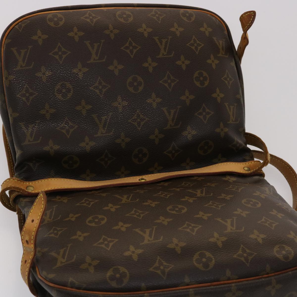 LOUIS VUITTON Monogram Saumur 30 Shoulder Bag M42256 LV Auth bs6705