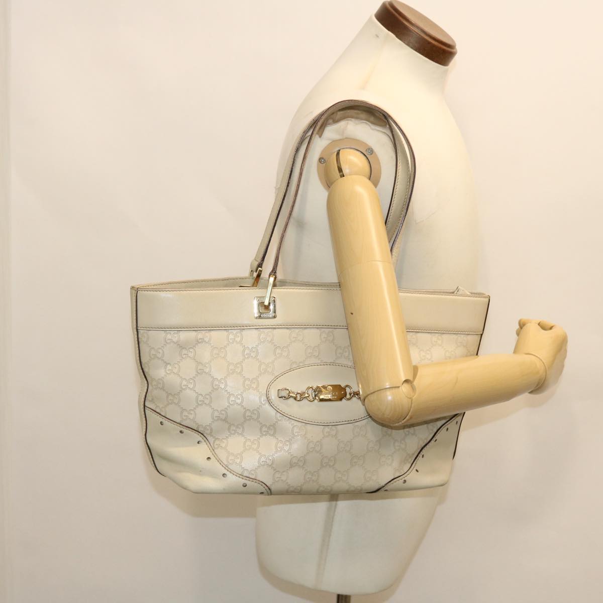 GUCCI GG Canvas Guccissima Shoulder Bag White 145993 Auth bs7287