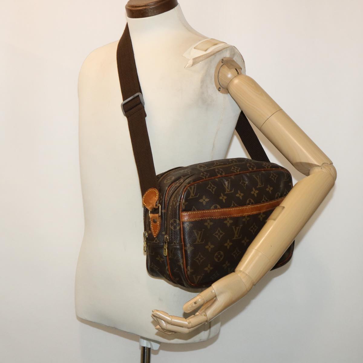 LOUIS VUITTON Monogram Reporter PM Shoulder Bag M45254 LV Auth bs7290