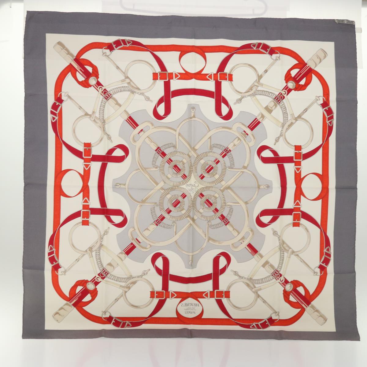 HERMES Carre 90 Eperon d'or Scarf Silk White Red gray Auth bs7315