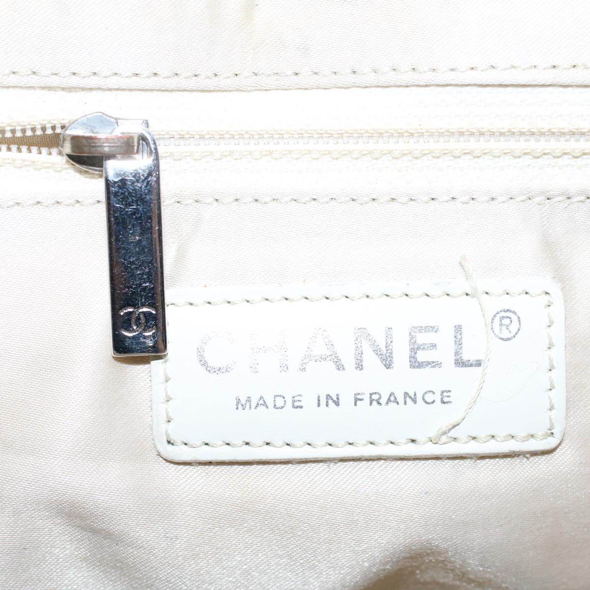 CHANEL Shoulder Bag Canvas White CC Auth bs7506