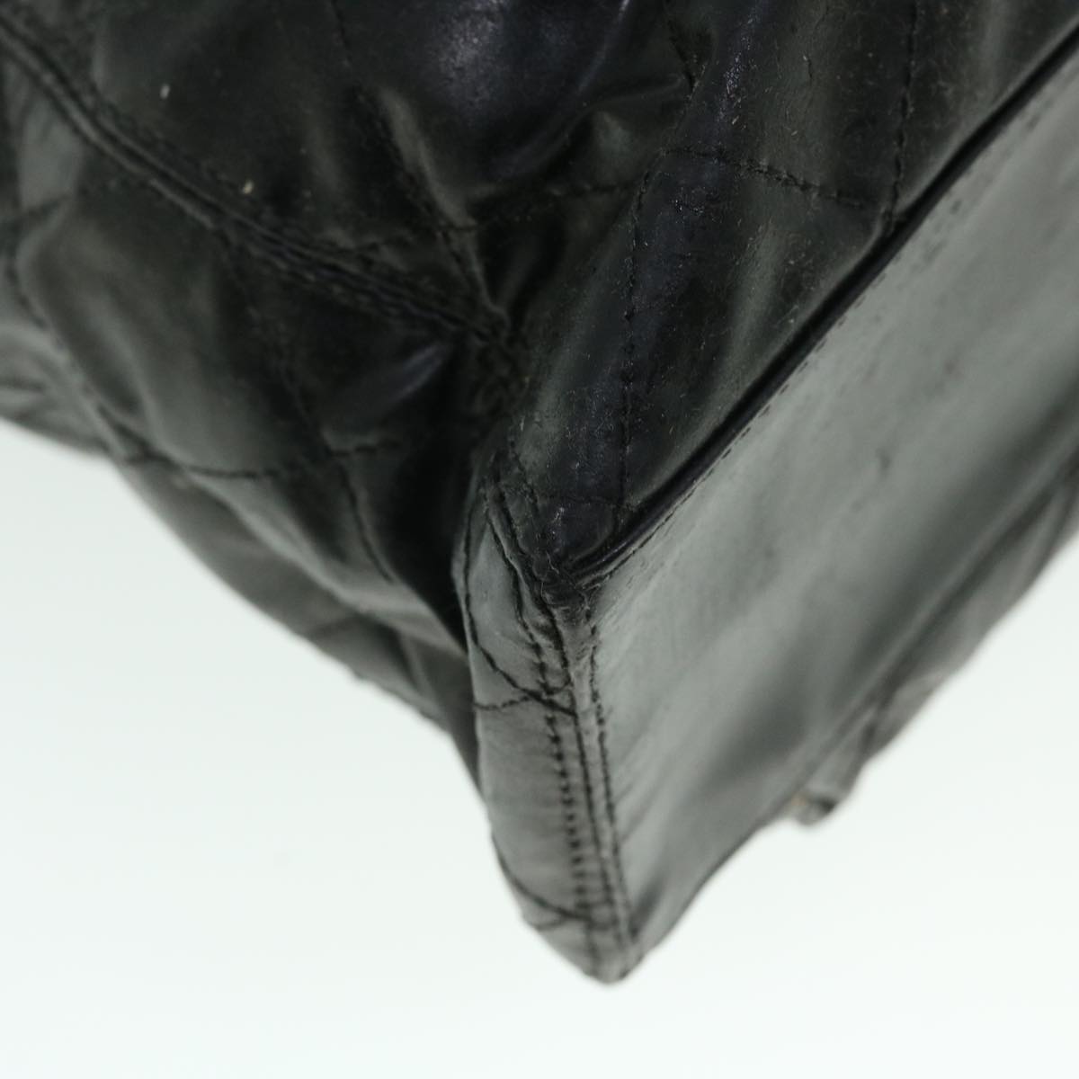 CHANEL Matelasse Shoulder Bag Patent leather Black CC Auth bs7586
