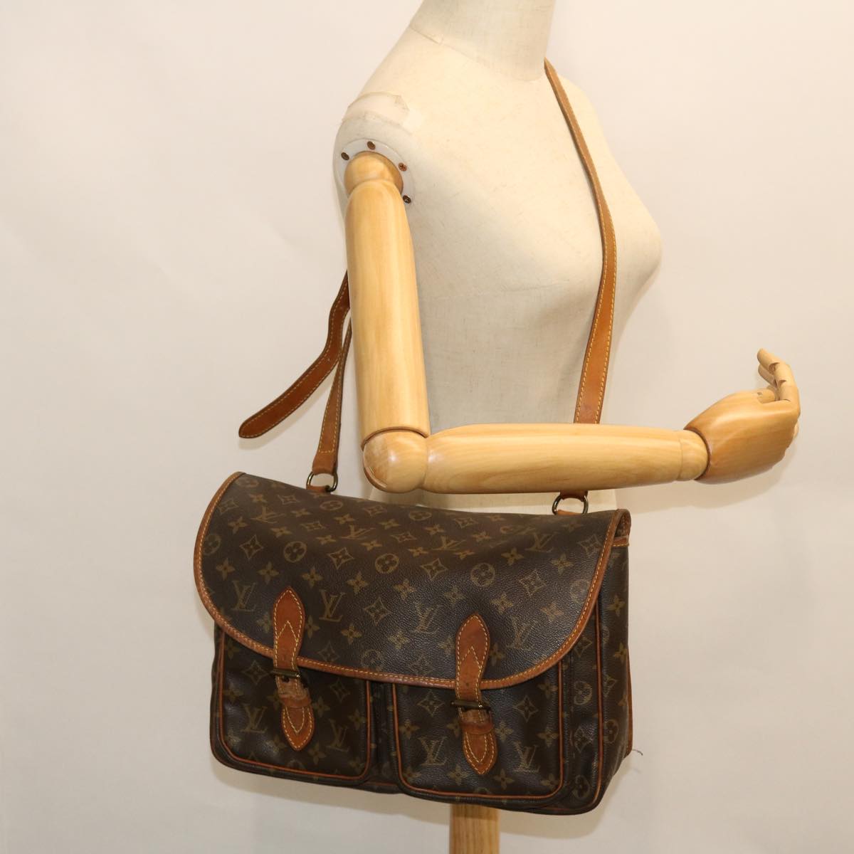 LOUIS VUITTON Monogram Gibeciere GM Shoulder Bag M42246 LV Auth bs7791