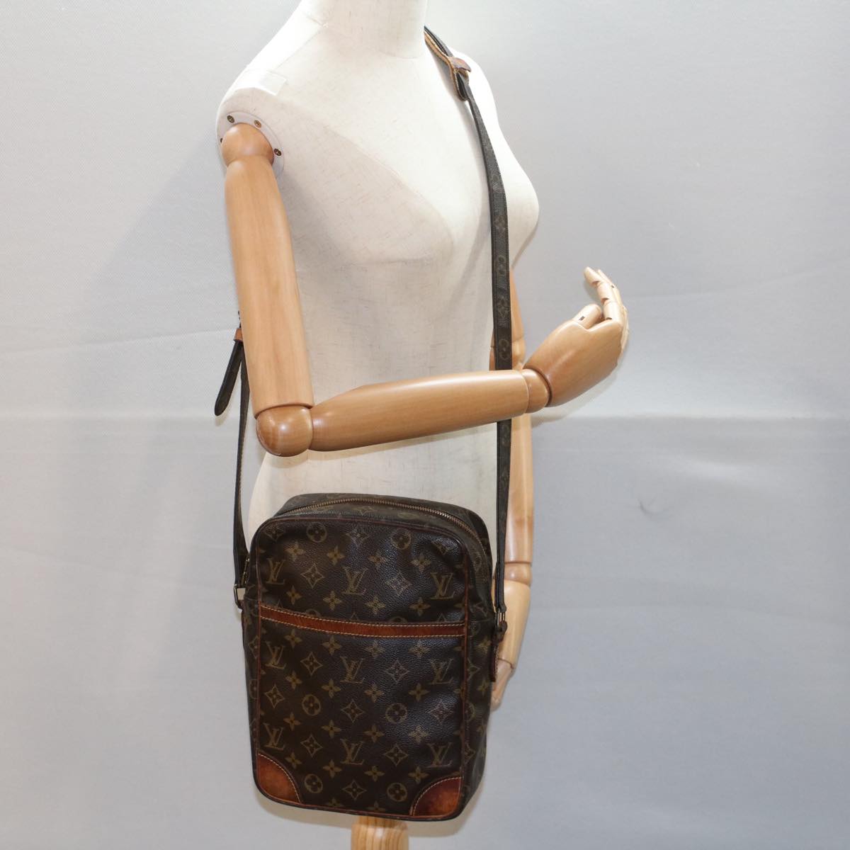 LOUIS VUITTON Monogram Danube MM Shoulder Bag M45264 LV Auth bs7904