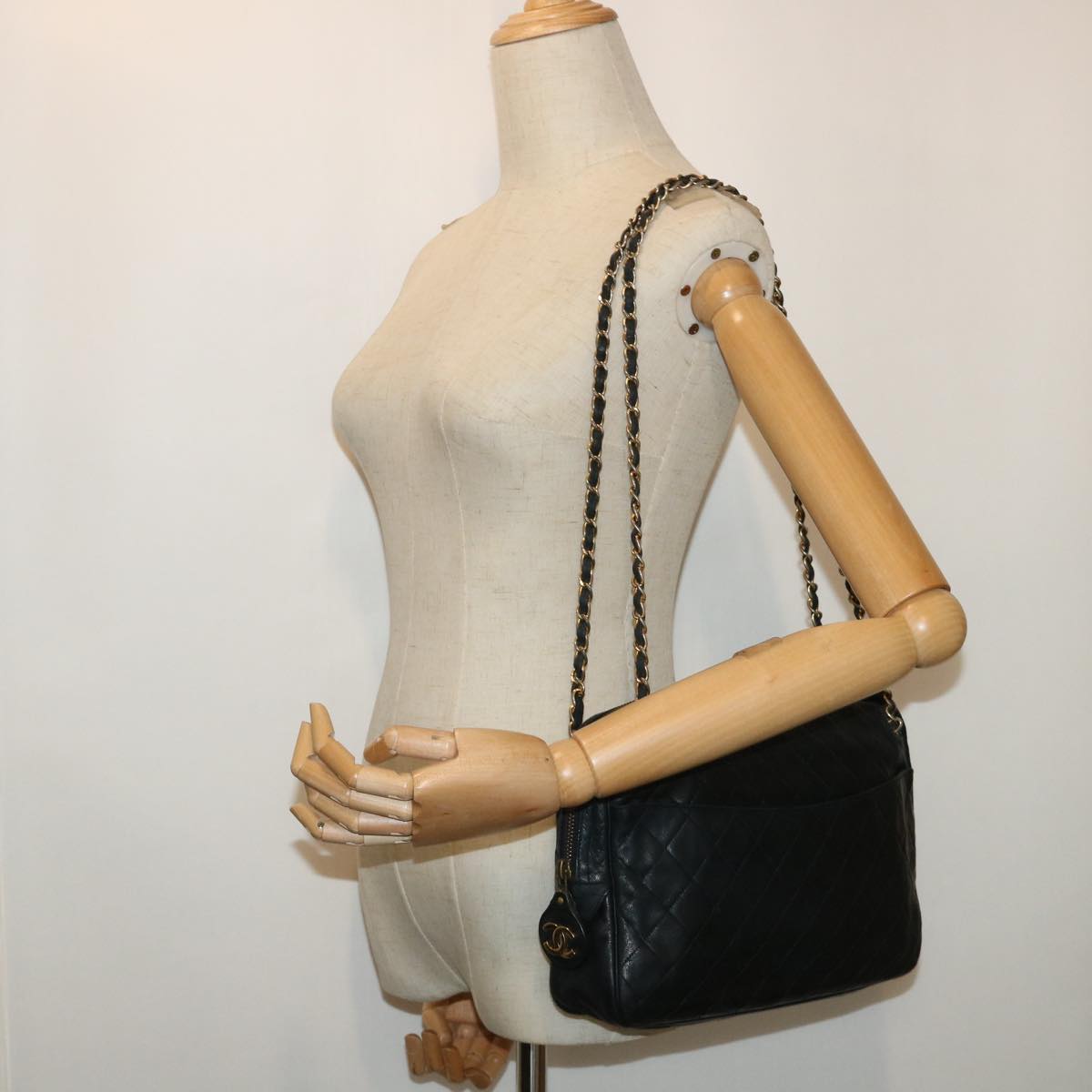 CHANEL Chain Shoulder Bag Lamb Skin Black CC Auth bs7954