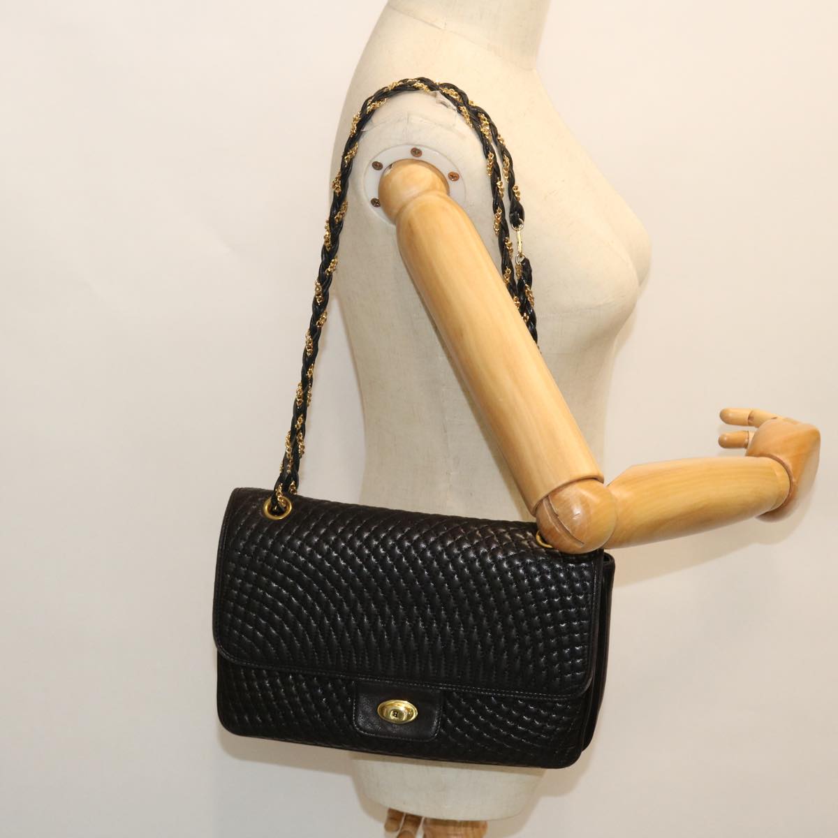 BALLY Quilted Shoulder Bag Leather Black Auth bs8024