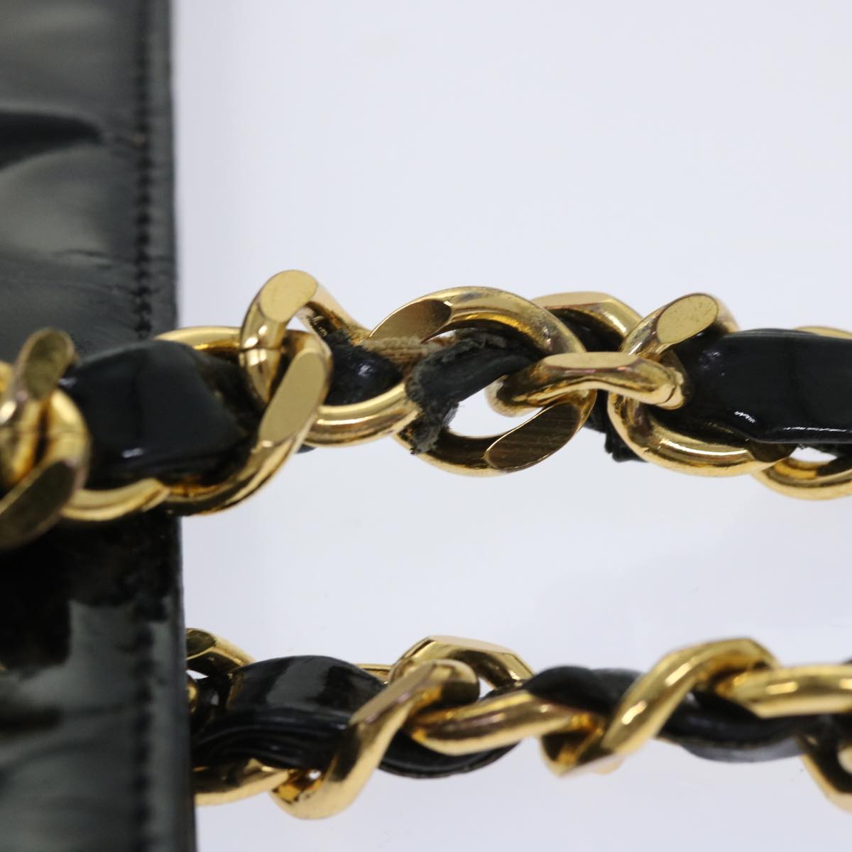 CHANEL Chain Shoulder Bag Patent leather Black CC Auth bs8351