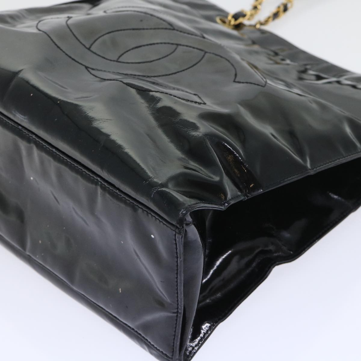 CHANEL Chain Shoulder Bag Patent leather Black CC Auth bs8351