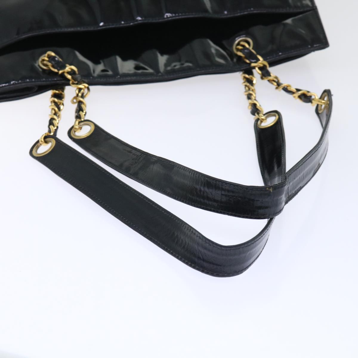 CHANEL Chain Shoulder Bag Patent leather Black CC Auth bs8351