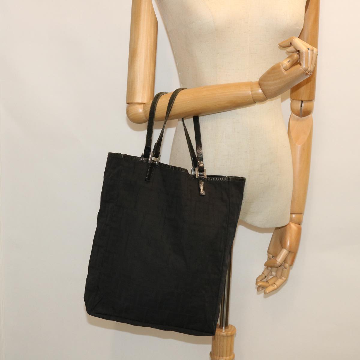 FENDI Zucca Canvas Tote Bag Black Auth bs8537