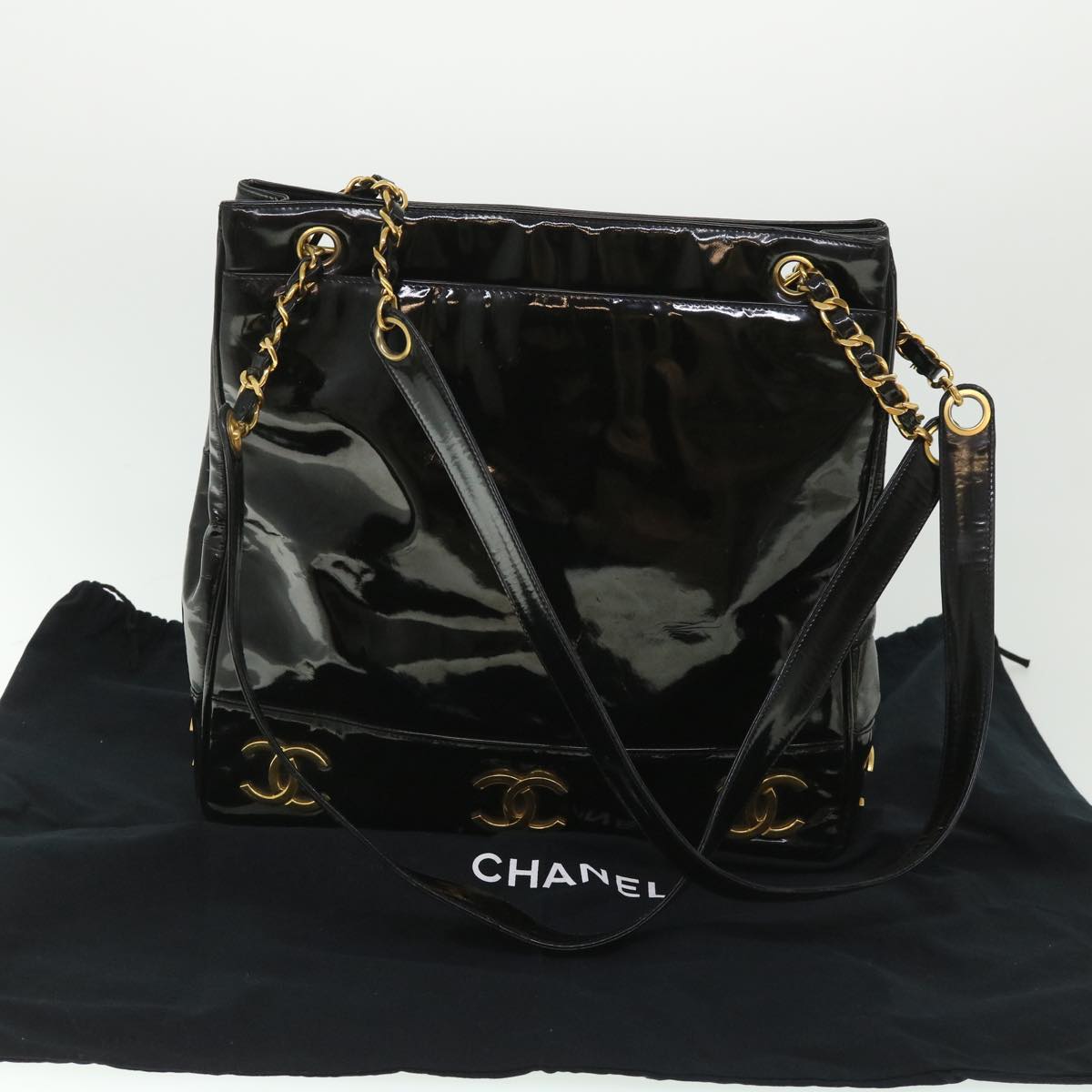 CHANEL Chain Shoulder Bag Patent leather Black CC Auth bs8549