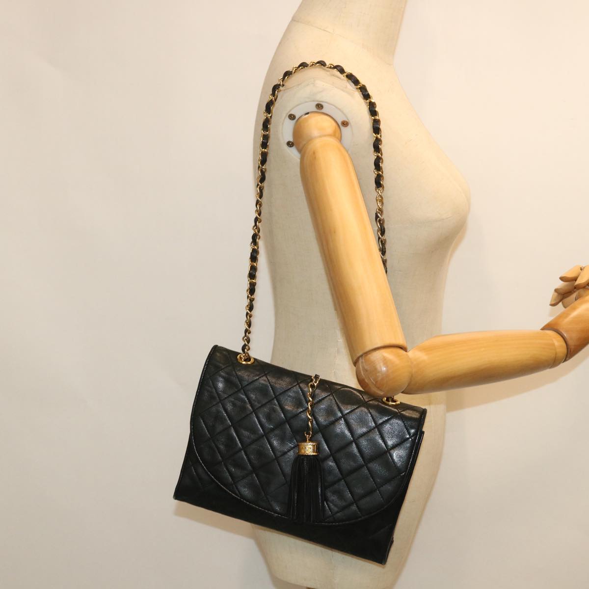 CHANEL Chain Shoulder Bag Lamb Skin Black CC Auth bs8550