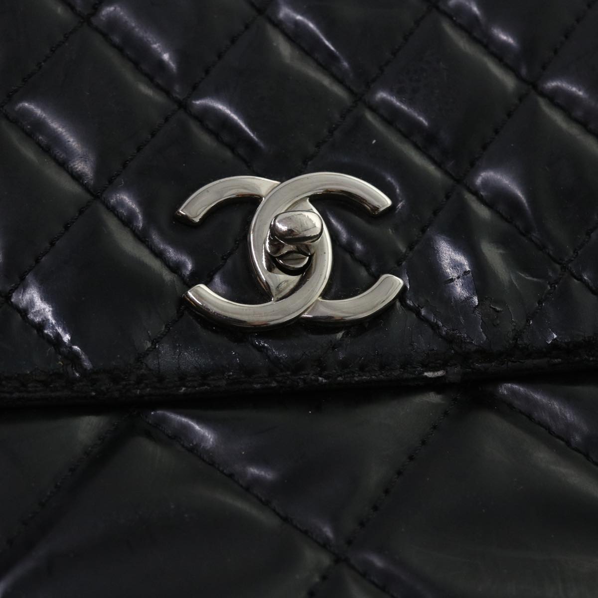 CHANEL Matelasse Chain Shoulder Bag Patent leather Black CC Auth bs8645