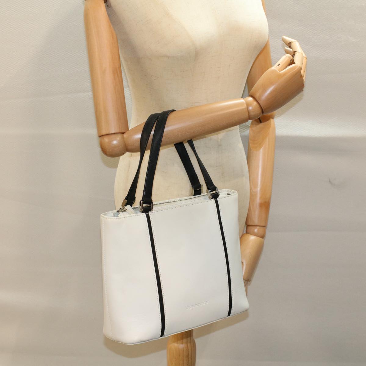 BURBERRY Tote Bag Leather White Auth bs8692