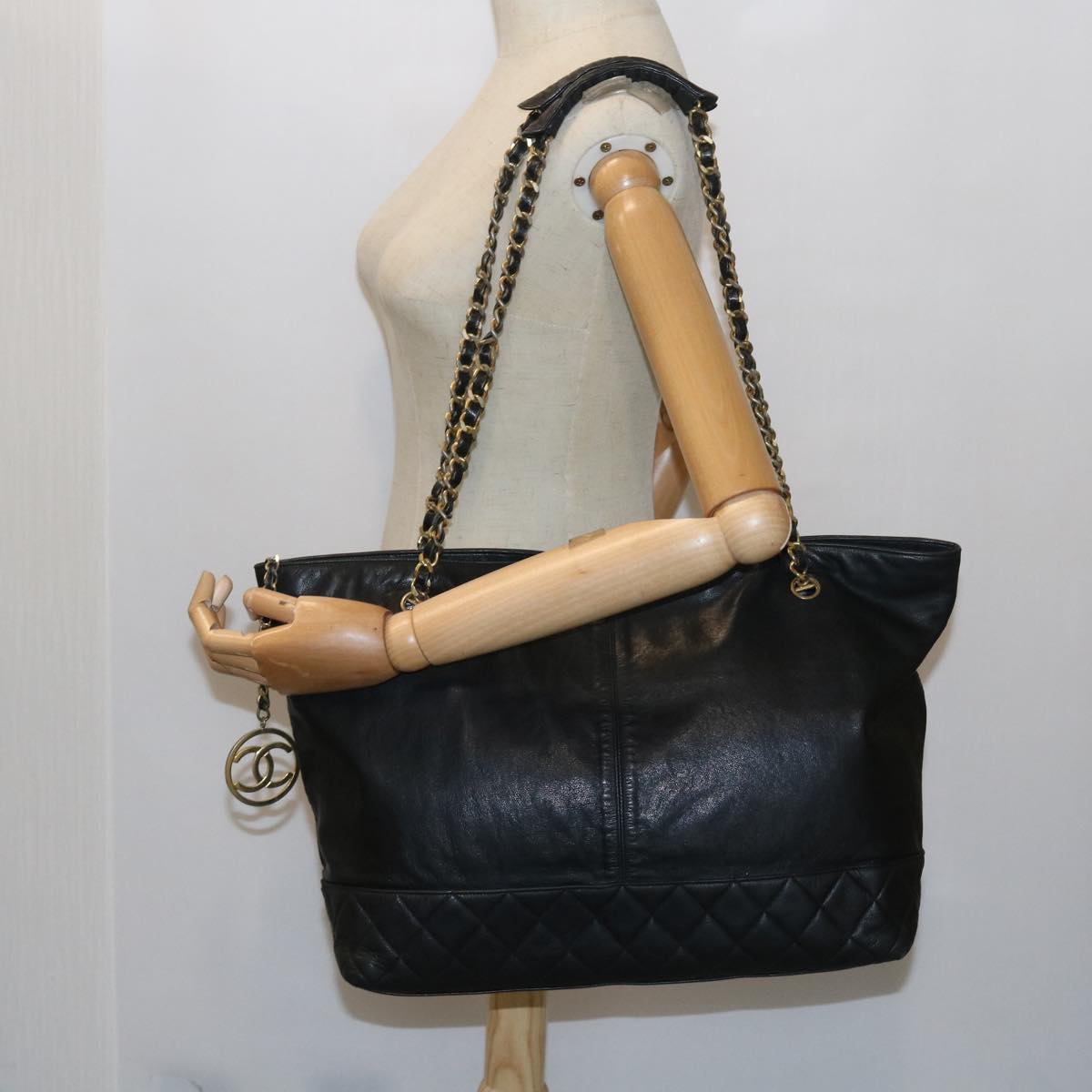 CHANEL Chain Shoulder Bag Lamb Skin Black CC Auth bs8844