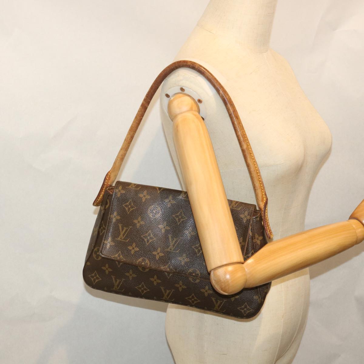 LOUIS VUITTON Monogram Mini Looping Shoulder Bag M51147 LV Auth bs9002