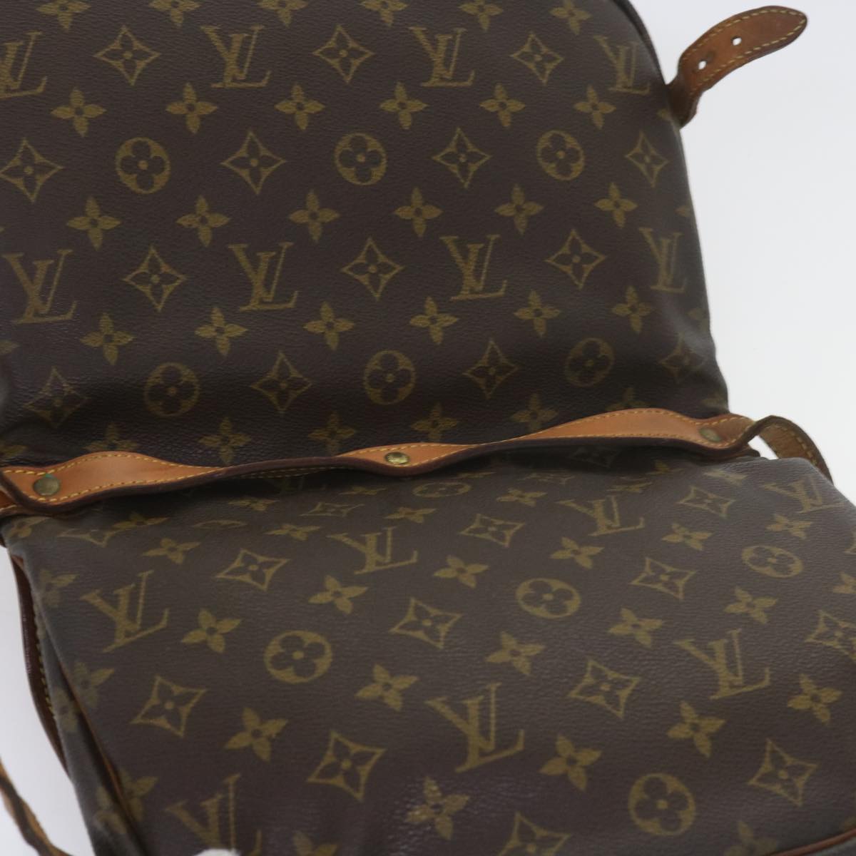 LOUIS VUITTON Monogram Saumur 30 Shoulder Bag M42256 LV Auth bs9057