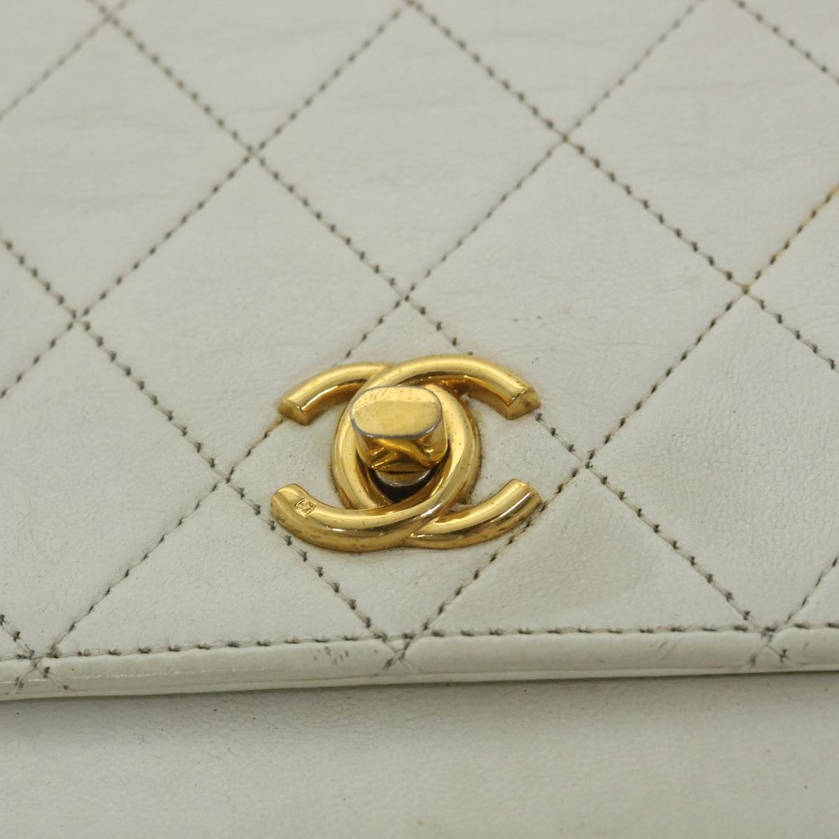 CHANEL Matelasse Chain Shoulder Bag Lamb Skin White CC Auth bs9328