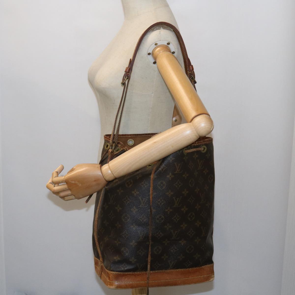 LOUIS VUITTON Monogram Noe Shoulder Bag M42224 LV Auth bs9349