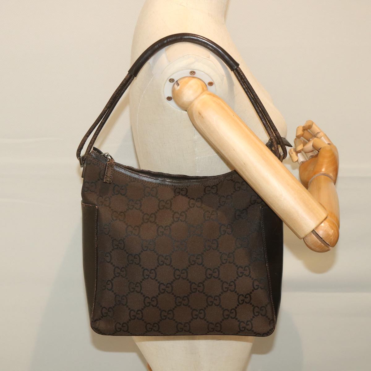 GUCCI GG Canvas Shoulder Bag Brown 001 3766 200047 Auth bs9441