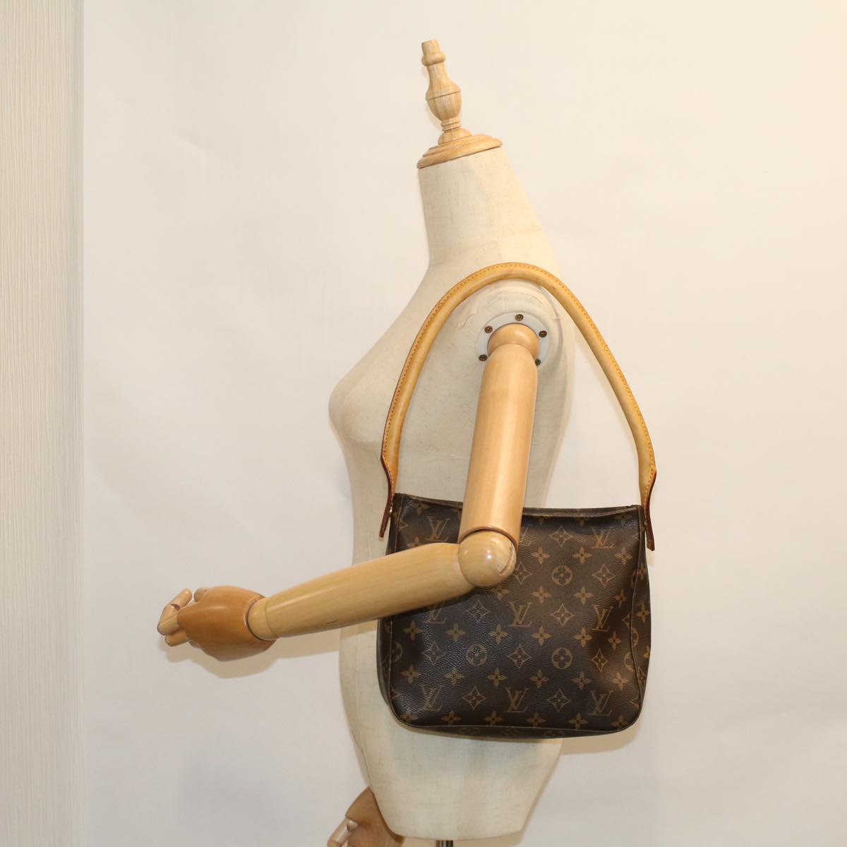 LOUIS VUITTON Monogram Looping MM Shoulder Bag M51146 LV Auth bs9556