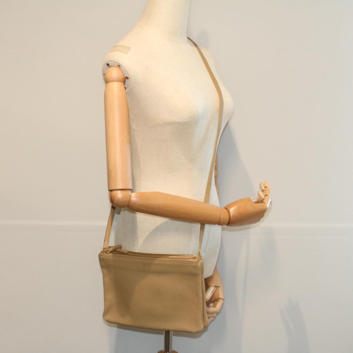 CELINE Trio PM Shoulder Bag Leather Beige Auth bs9583