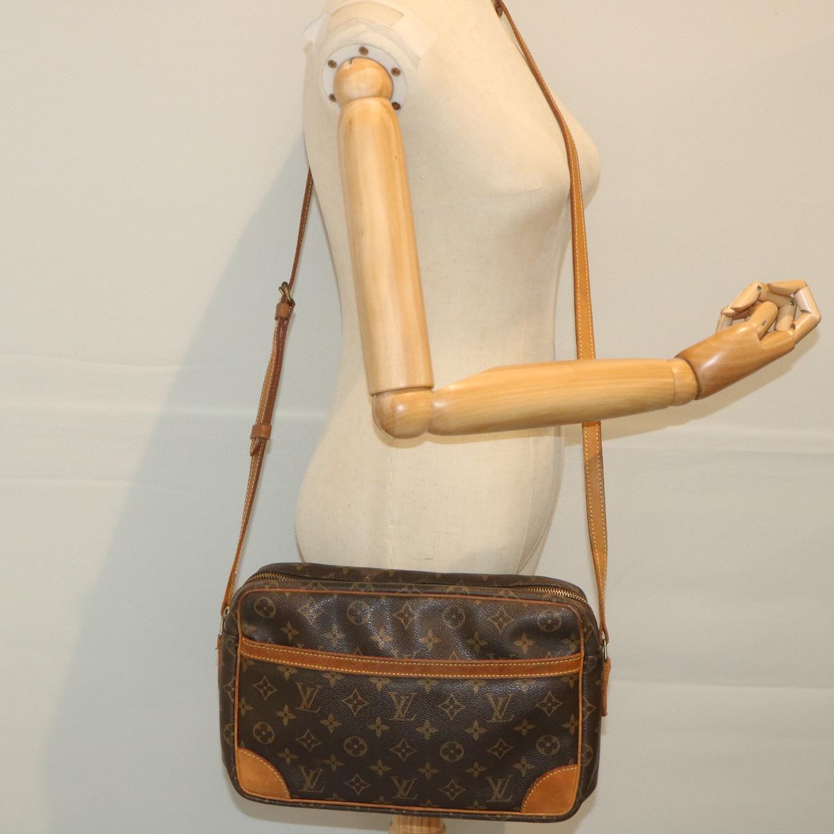 LOUIS VUITTON Monogram Trocadero 30 Shoulder Bag M51272 LV Auth bs9587