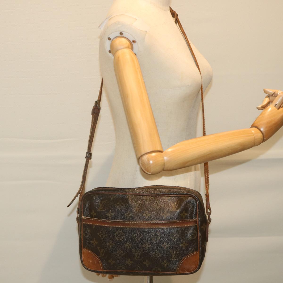 LOUIS VUITTON Monogram Trocadero 27 Shoulder Bag M51274 LV Auth bs9800