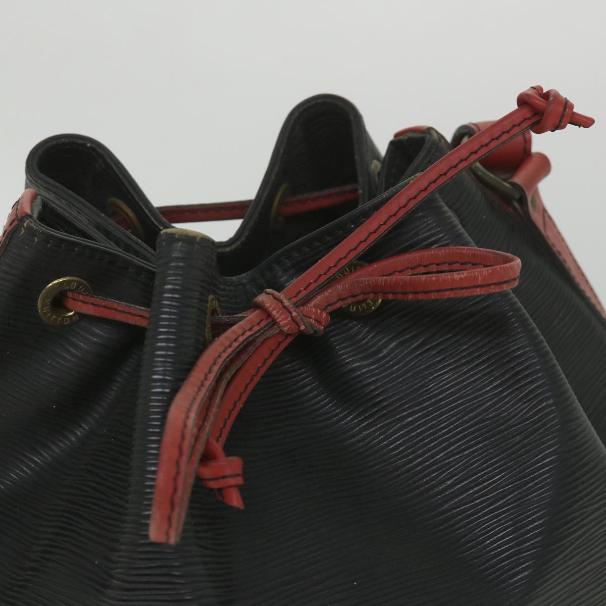 LOUIS VUITTON Epi Noe Shoulder Bag Bicolor Black Red M44017 LV Auth bs9852